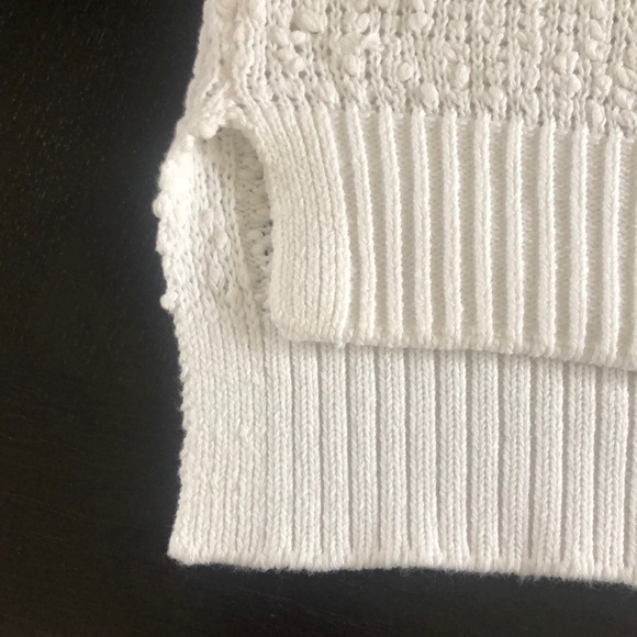 Sleeveless top.White - Picture 10 of 10